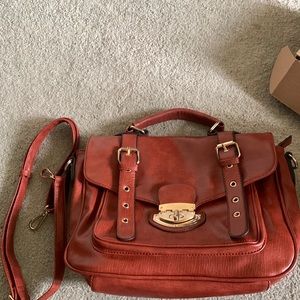 Brown purse with detachable should strap
